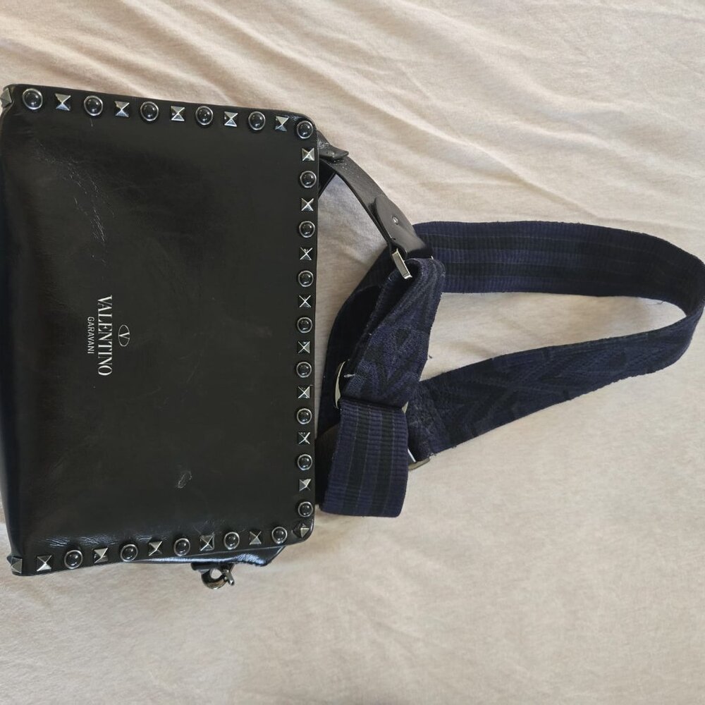 Valentino Garavani Black Rockstud Rolling Bag with Guitar Strap - Picture 5 of 7